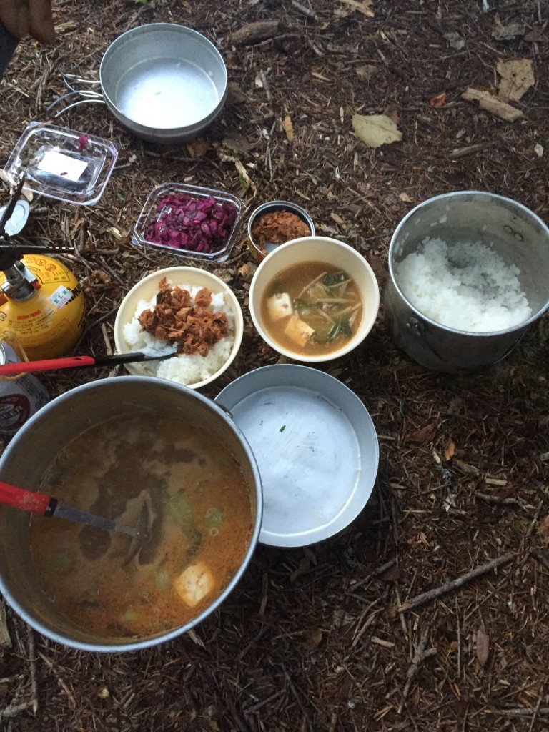 飯ごう炊飯のご飯と坦々スープがめちゃくちゃ美味しくて、感動！！！！