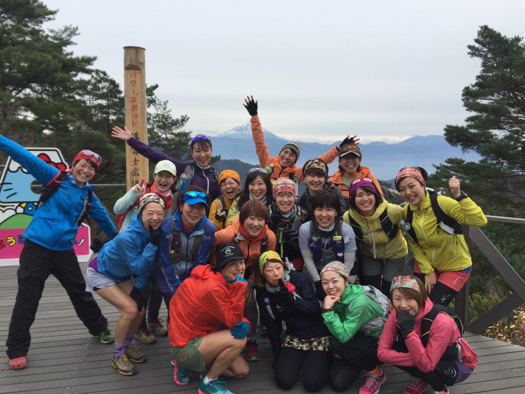 何回でも集合写真。 女子は写真が好きなので。