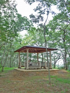 唐沢山頂上東屋
