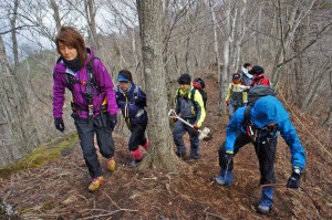 オンコース上の多くは、融雪も進み、雪は残っていない状況。トレイル上の倒木や折れ枝なども撤去し、山梨県側のコース整備は完了いたしました。