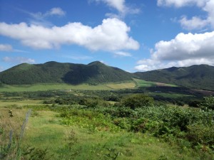 七時雨山3合目より田代平高原、田代山を望む