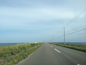 道の両側海です。