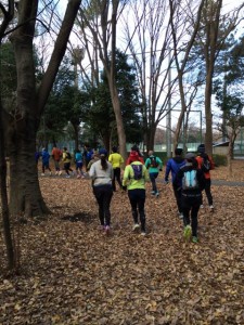 HOKAのご担当川田さんはフル参戦。走れるブランド担当者、素敵ですね