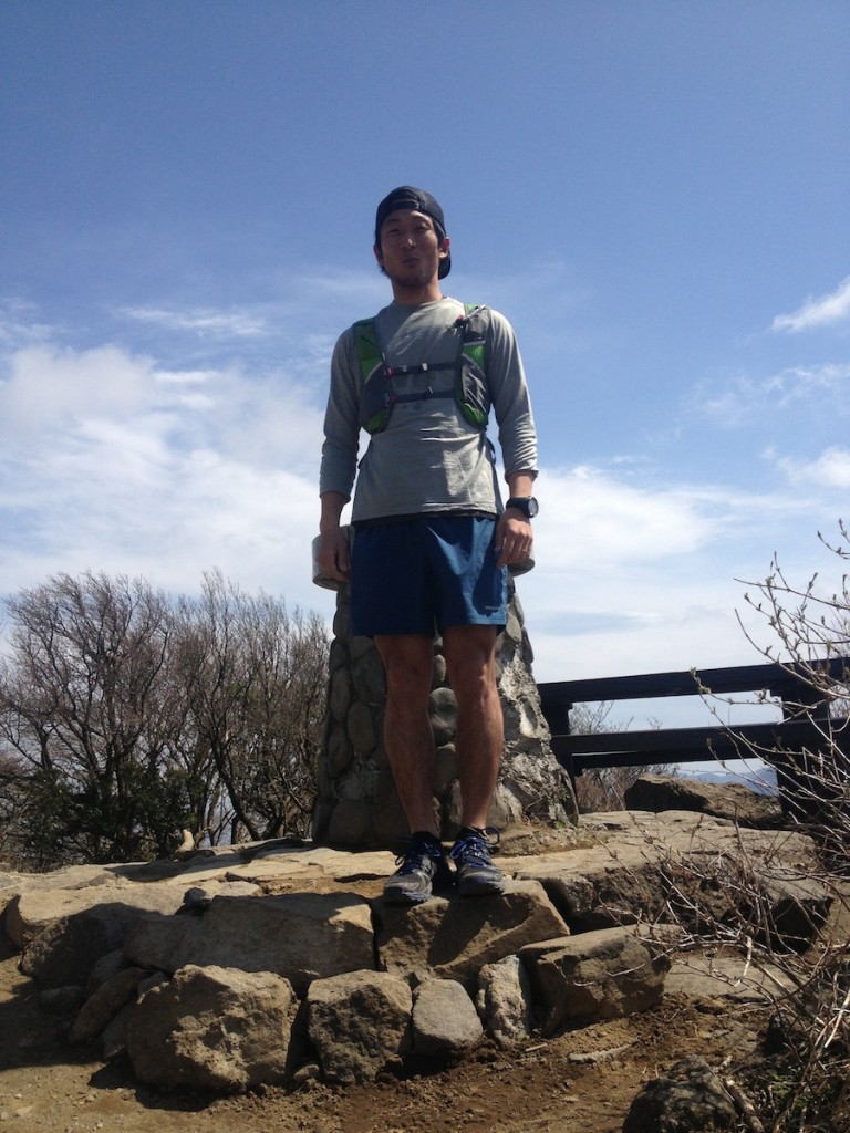 難易度の高い逆かぶりをさらりと決める浅野選手
