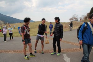 興奮のあまりゴミ袋をもったままパシャり。カブラキ元帥のご到着。