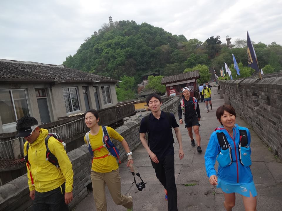 下見と撮影をしながら城壁を巡る。倭冦の侵入に備えて建造されたという。